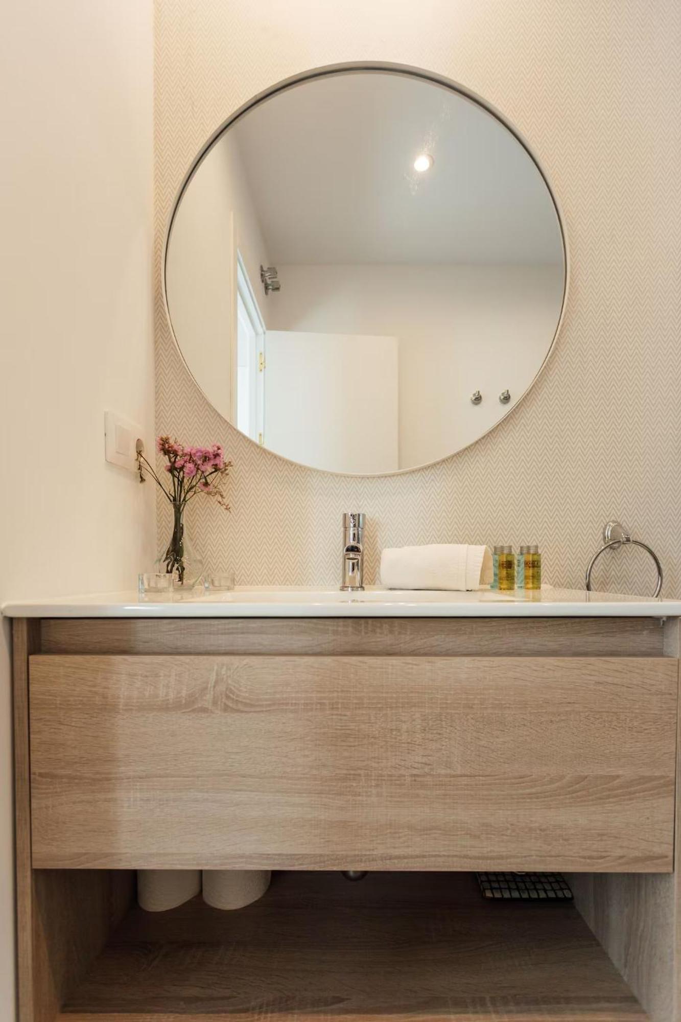 세비야 Reformed And Comfy- 2Bd 2Bth- Arenal 아파트 외부 사진